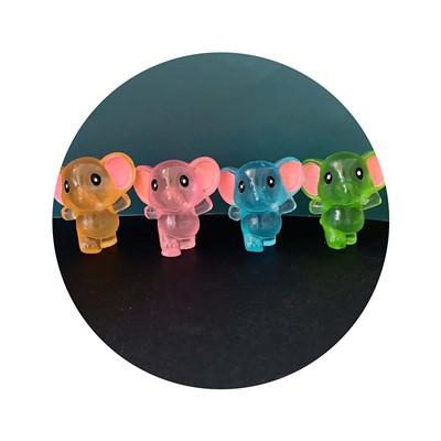 Slon od smole koji svijetli u mraku